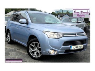 2014 (142) Mitsubishi Outlander