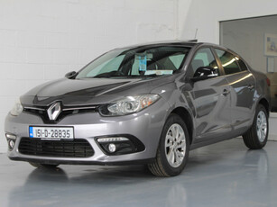 2015 (151) Renault Fluence