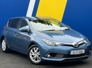 2015 (152) Toyota Auris