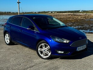 2016 (161) Ford Focus