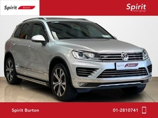 2017 - Volkswagen Touareg Automatic