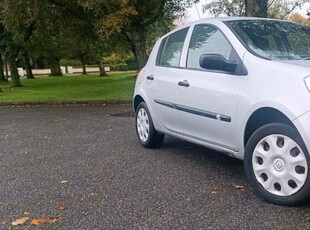 2009 - Renault Clio Manual