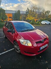 2009 - Toyota Auris ---