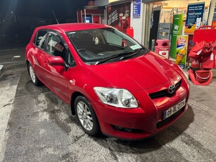 2009 - Toyota Auris ---