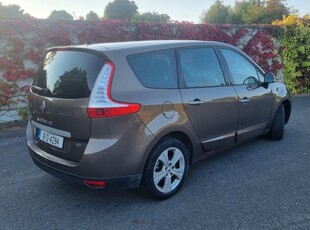 2010 - Renault Grand Scenic Manual