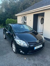 2010 - Toyota Auris ---