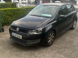 2010 - Volkswagen Polo ---