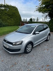 2010 - Volkswagen Polo Manual