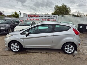 2011 - Ford Fiesta Manual