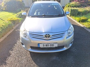 2011 - Toyota Auris Manual