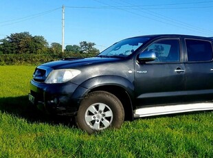 2011 - Toyota Hilux Manual