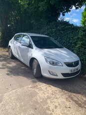 2011 - Vauxhall Astra Manual