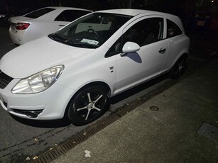 2011 - Vauxhall Corsa ---