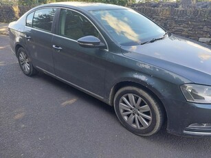 2011 - Volkswagen Passat Manual