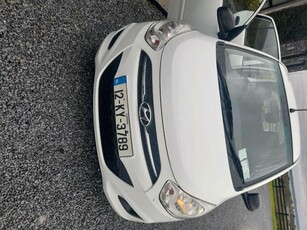 2012 - Hyundai i10 Manual