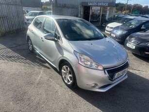 2013 - Peugeot 208 Manual