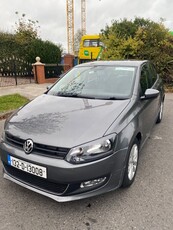 2013 - Volkswagen Polo Manual