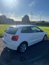 2013 - Volkswagen Polo Manual