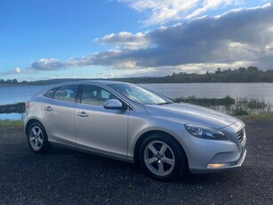 2013 - Volvo V40 Manual