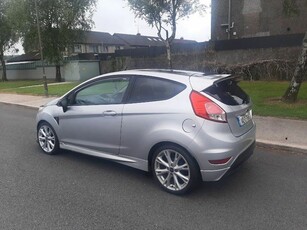 2014 - Ford Fiesta Manual