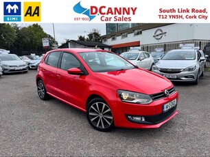 2014 - Volkswagen Polo Manual