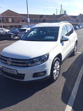 2014 - Volkswagen Tiguan Manual