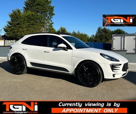 2015 - Porsche Macan Automatic