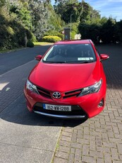 2015 - Toyota Auris Manual