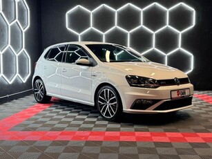 2015 - Volkswagen Polo Automatic