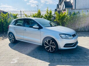 2015 - Volkswagen Polo Automatic