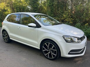 2015 - Volkswagen Polo Automatic