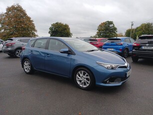 2016 - Toyota Auris Manual