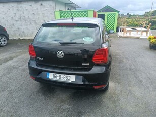 2016 - Volkswagen Polo Manual