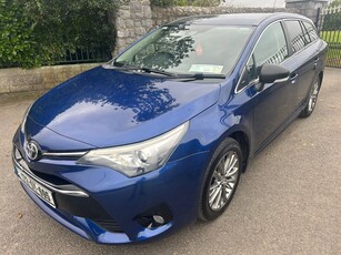 2017 - Toyota Avensis Manual