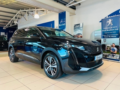 2022 (221) Peugeot 5008