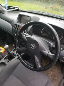 2004 - Nissan Almera Manual