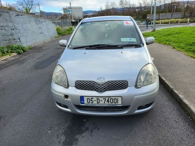 2005 - Toyota Yaris Manual