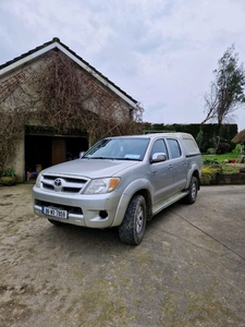 2006 - Toyota Hilux Manual