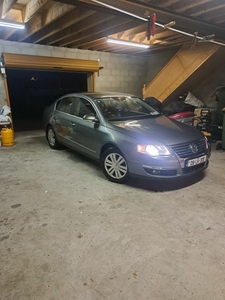 2008 - Volkswagen Passat Manual