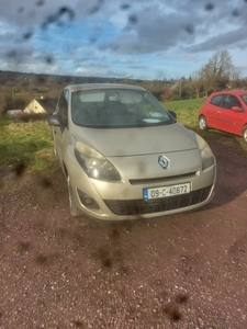 2009 - Renault Grand Scenic ---