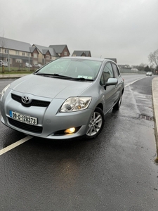 2009 - Toyota Auris ---