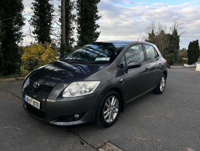 2009 - Toyota Auris ---