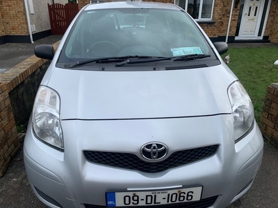 2009 - Toyota Yaris Manual