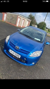 2010 - Toyota Auris ---