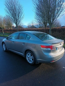 2010 - Toyota Avensis ---