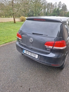 2010 - Volkswagen Golf ---