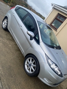 2011 - Ford Fiesta Manual