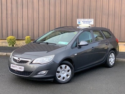 2011 - Opel Astra Manual