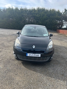 2011 - Renault Grand Scenic Manual