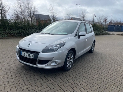 2011 - Renault Scenic Manual